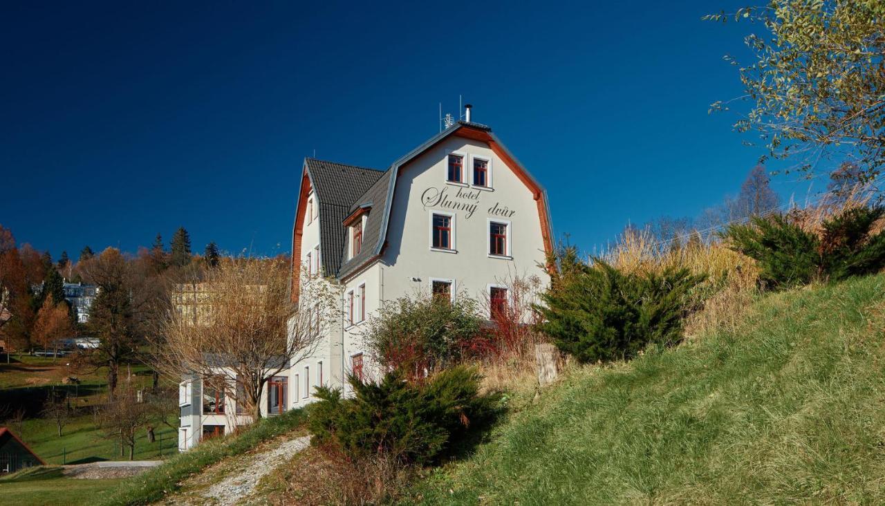 Hotel Slunny Dvur Jesenik Bagian luar foto