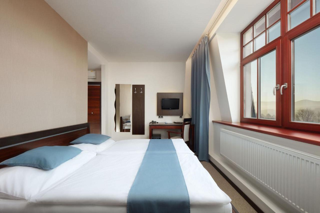 Hotel Slunny Dvur Jesenik Bagian luar foto