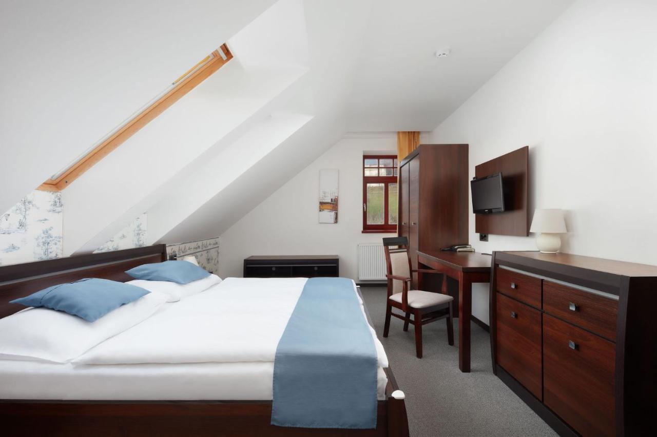 Hotel Slunny Dvur Jesenik Bagian luar foto