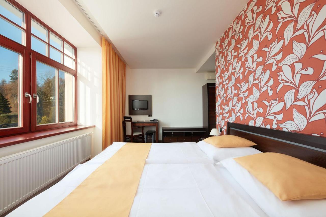 Hotel Slunny Dvur Jesenik Bagian luar foto