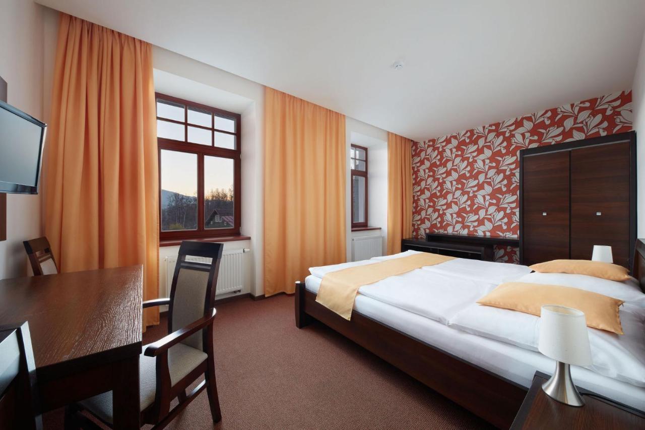 Hotel Slunny Dvur Jesenik Bagian luar foto