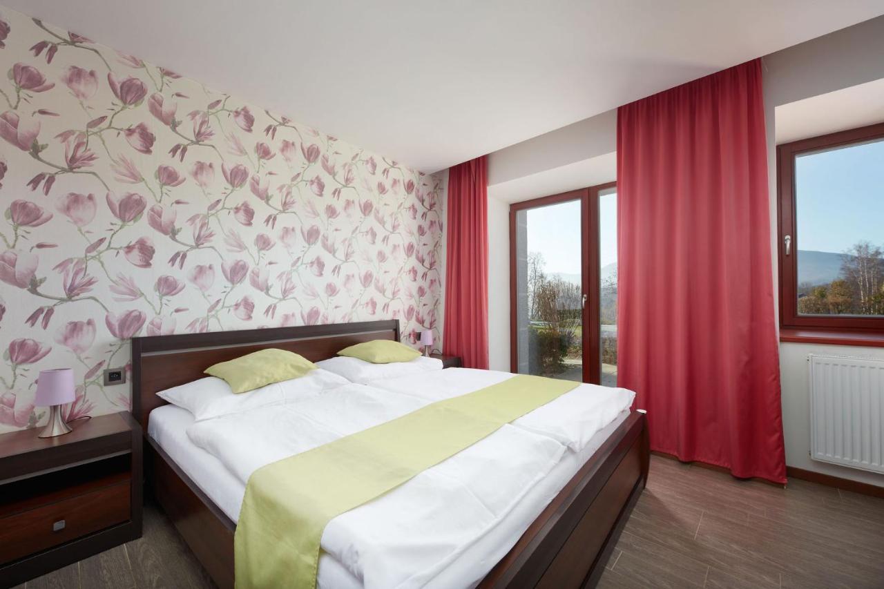 Hotel Slunny Dvur Jesenik Bagian luar foto