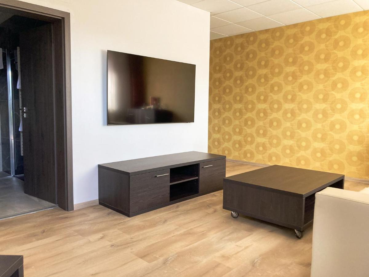 Hotel Slunny Dvur Jesenik Bagian luar foto