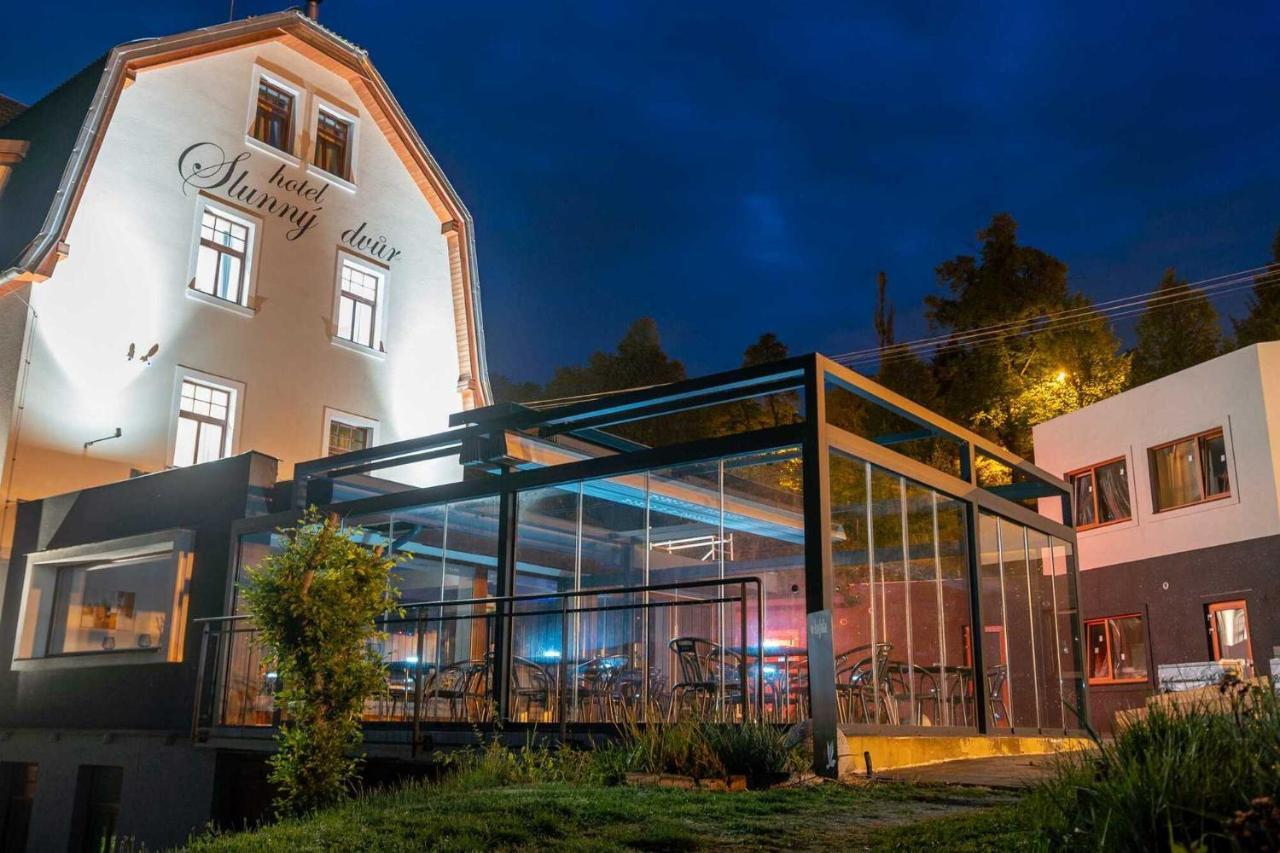 Hotel Slunny Dvur Jesenik Bagian luar foto