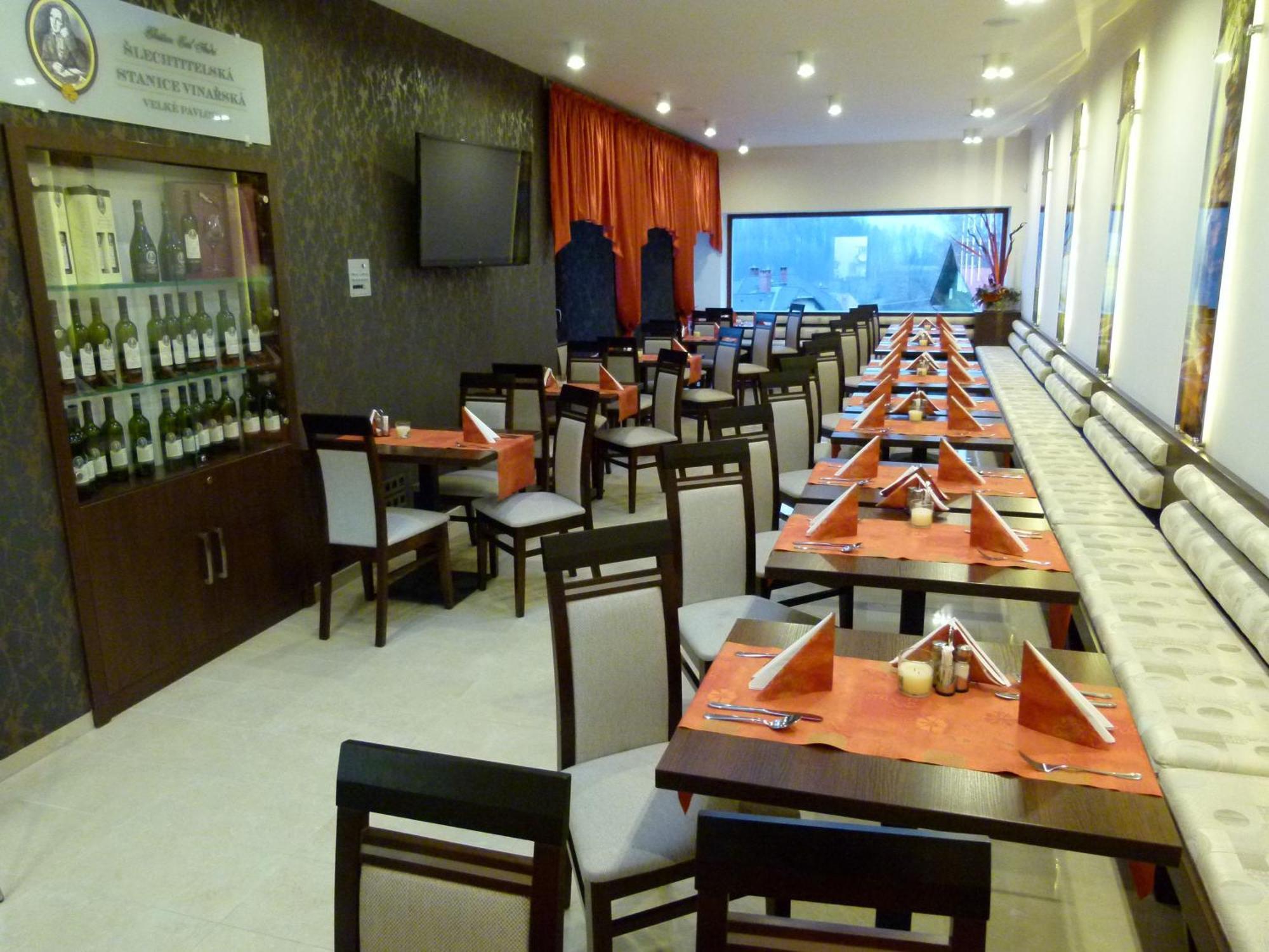 Hotel Slunny Dvur Jesenik Bagian luar foto