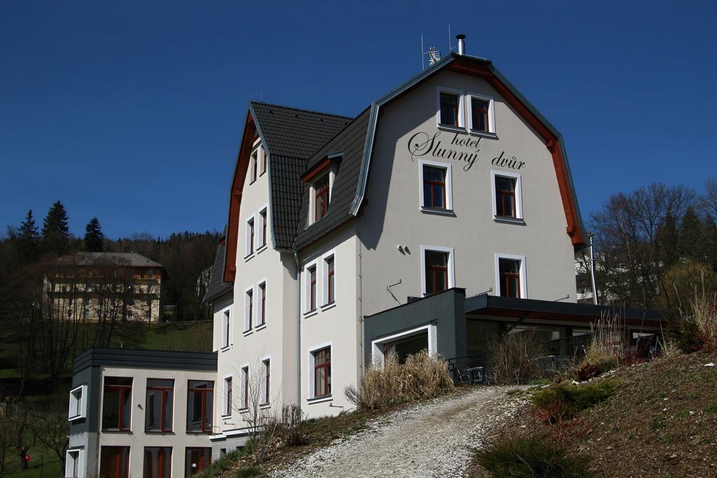 Hotel Slunny Dvur Jesenik Bagian luar foto
