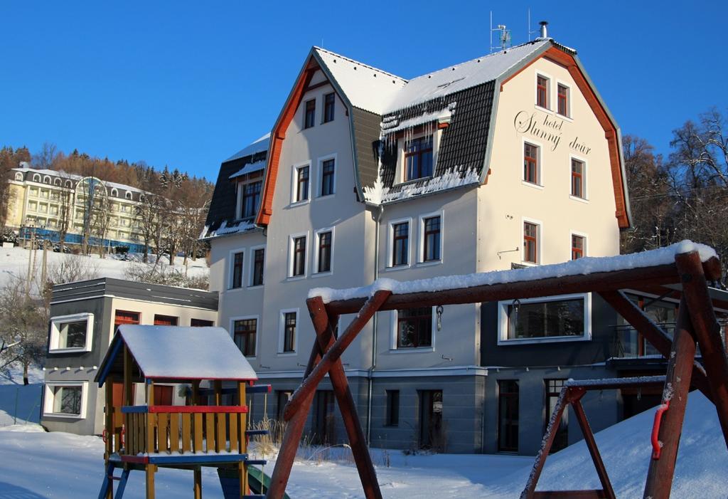 Hotel Slunny Dvur Jesenik Bagian luar foto