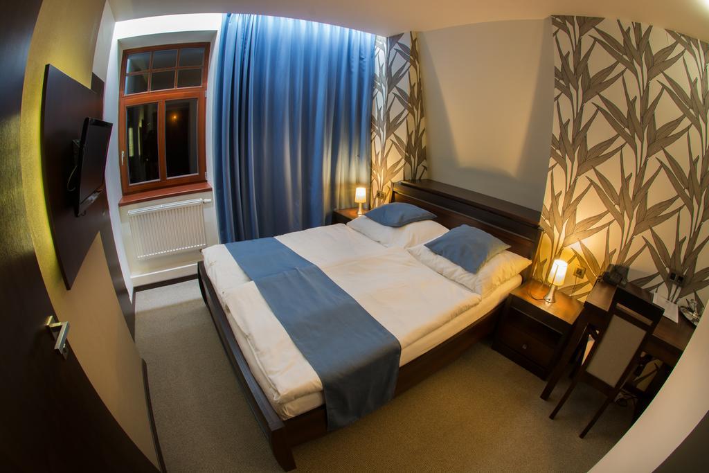 Hotel Slunny Dvur Jesenik Bagian luar foto