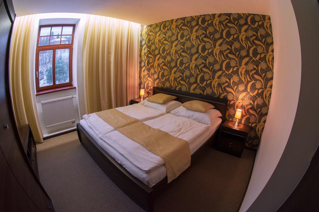 Hotel Slunny Dvur Jesenik Bagian luar foto