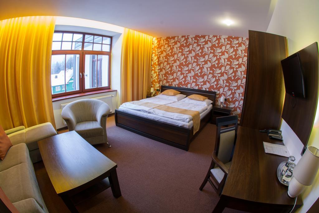 Hotel Slunny Dvur Jesenik Bagian luar foto