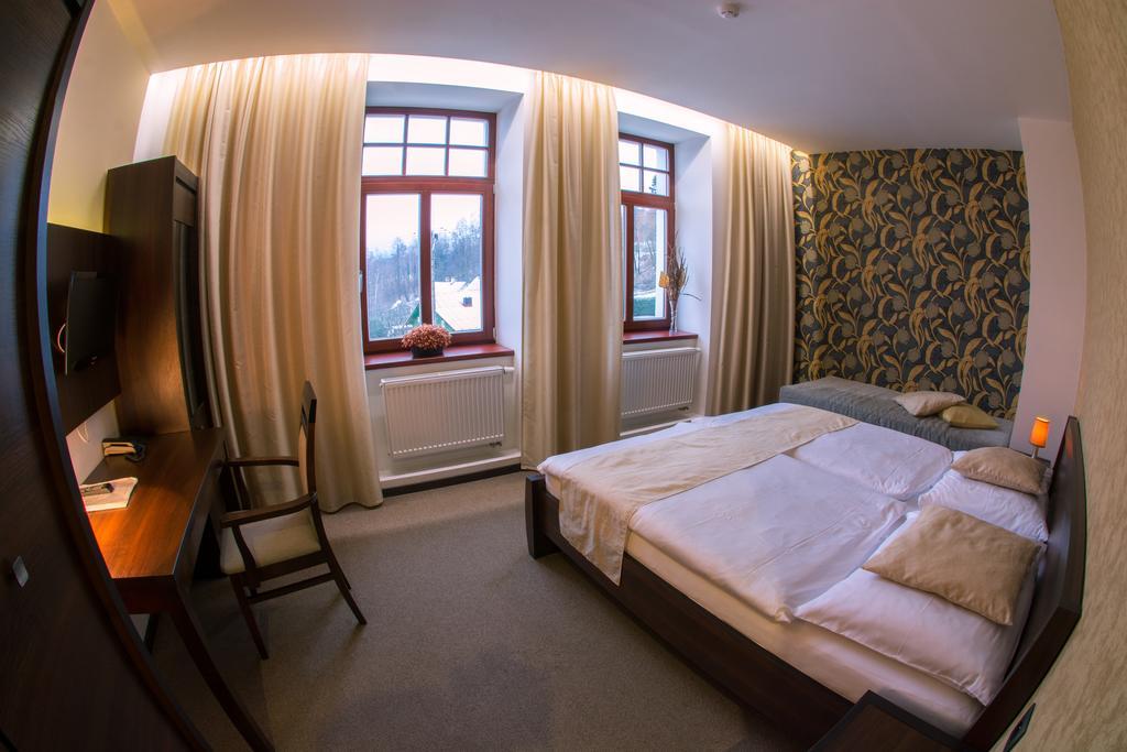Hotel Slunny Dvur Jesenik Bagian luar foto